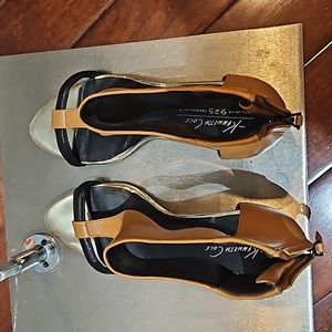 Kenneth Cole Havemeyer Leather Mix Cut Out T-Strap Sandal Shoes Size US 8